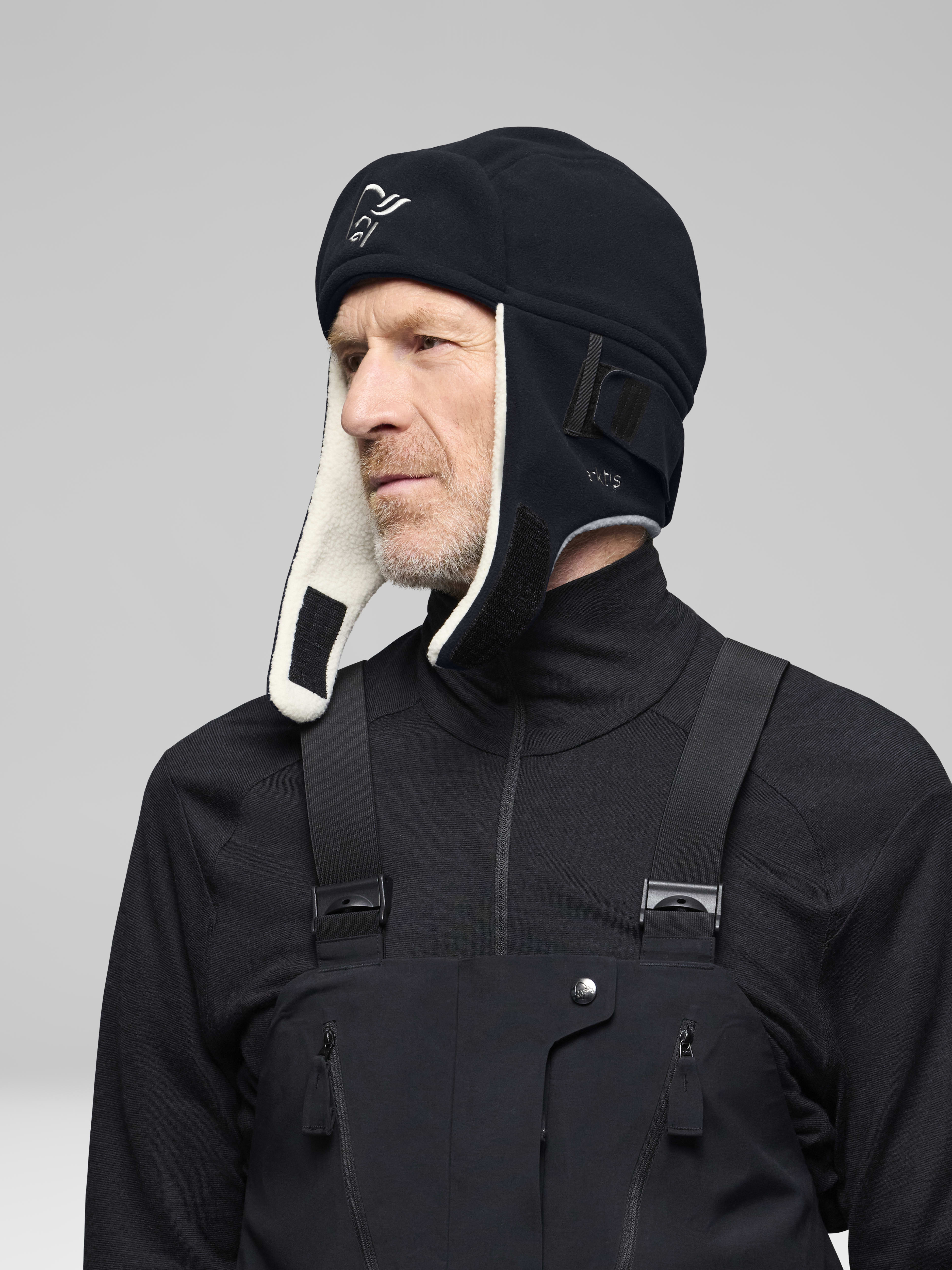 Female Look side image of arktis Windstopper Ousland Edition Cap Caviar Black