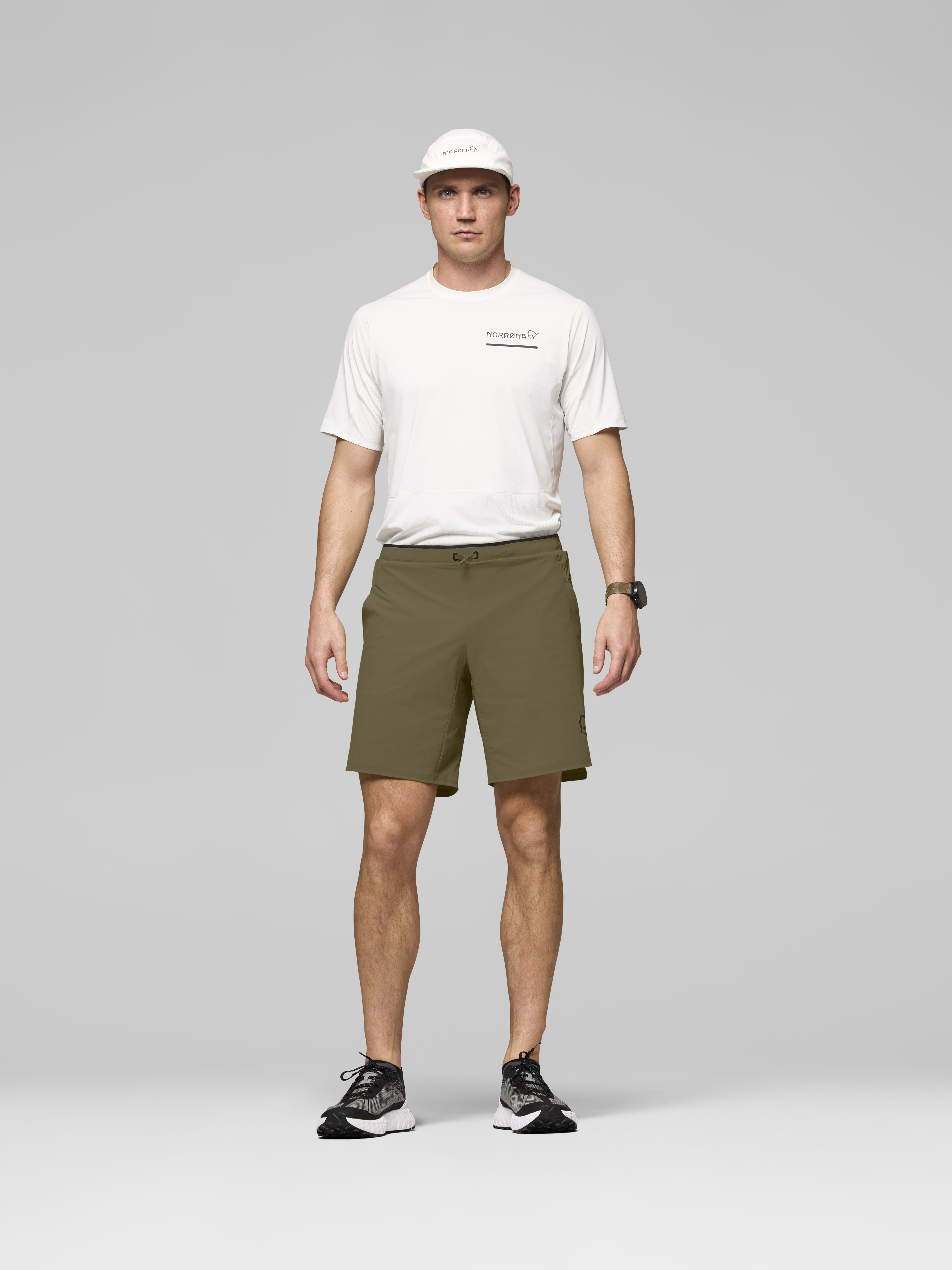 Male Look front image of senja flex1 9" Shorts Olive Night