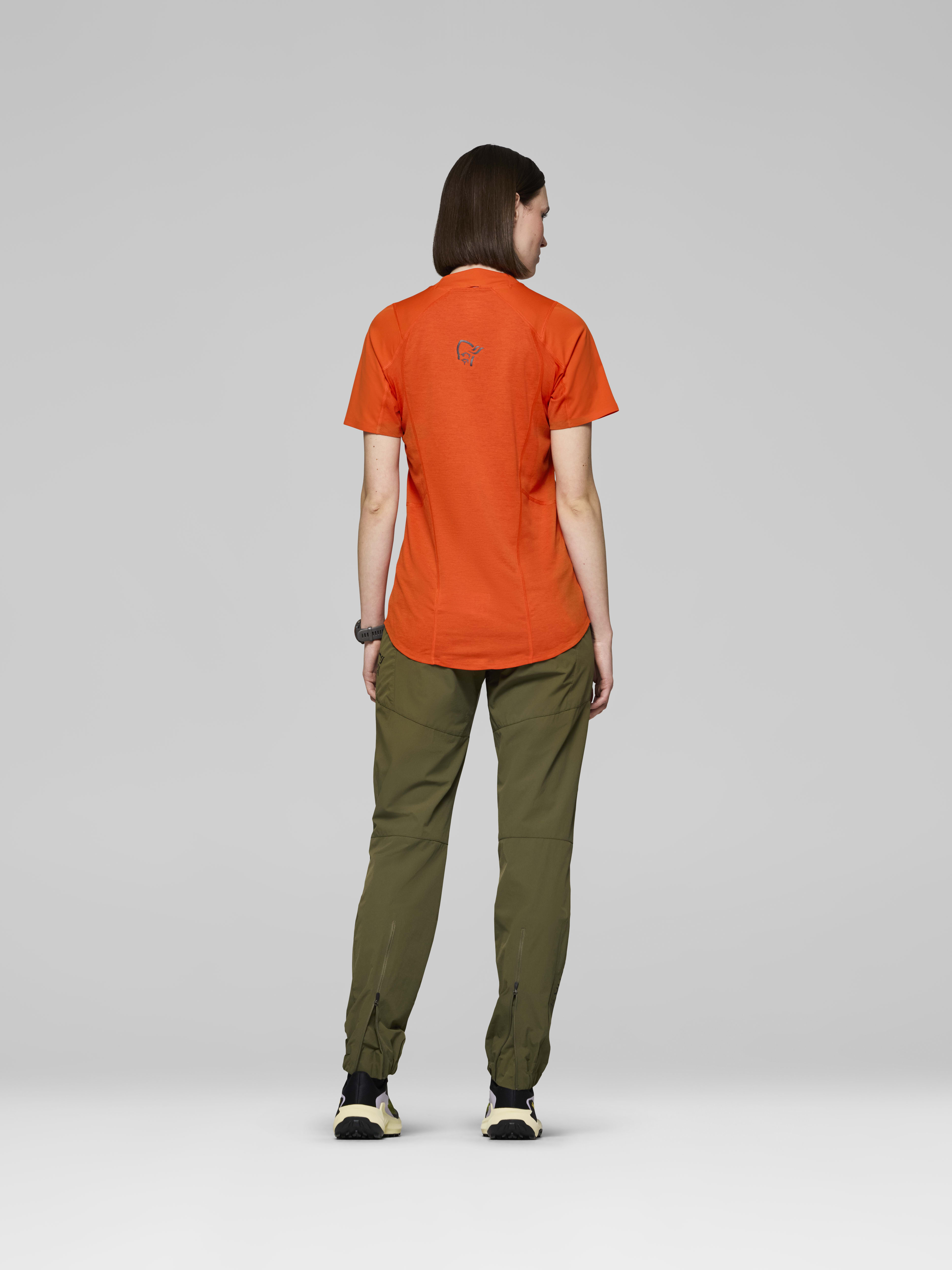 Female Look back image of senja equaliser lightweight T-shirt Arednalin