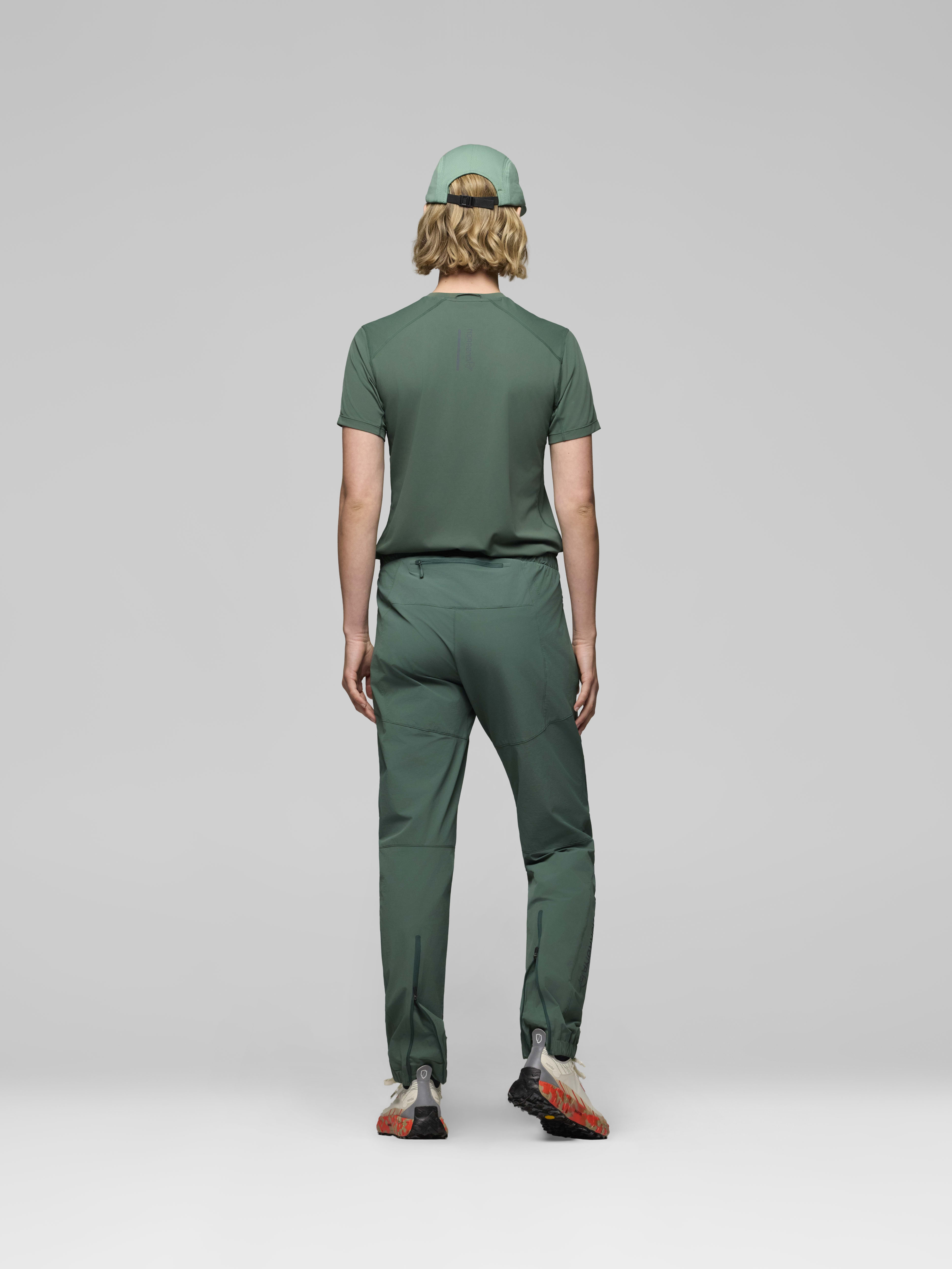 Female Look back image of senja flex1 Pants Jungle Green