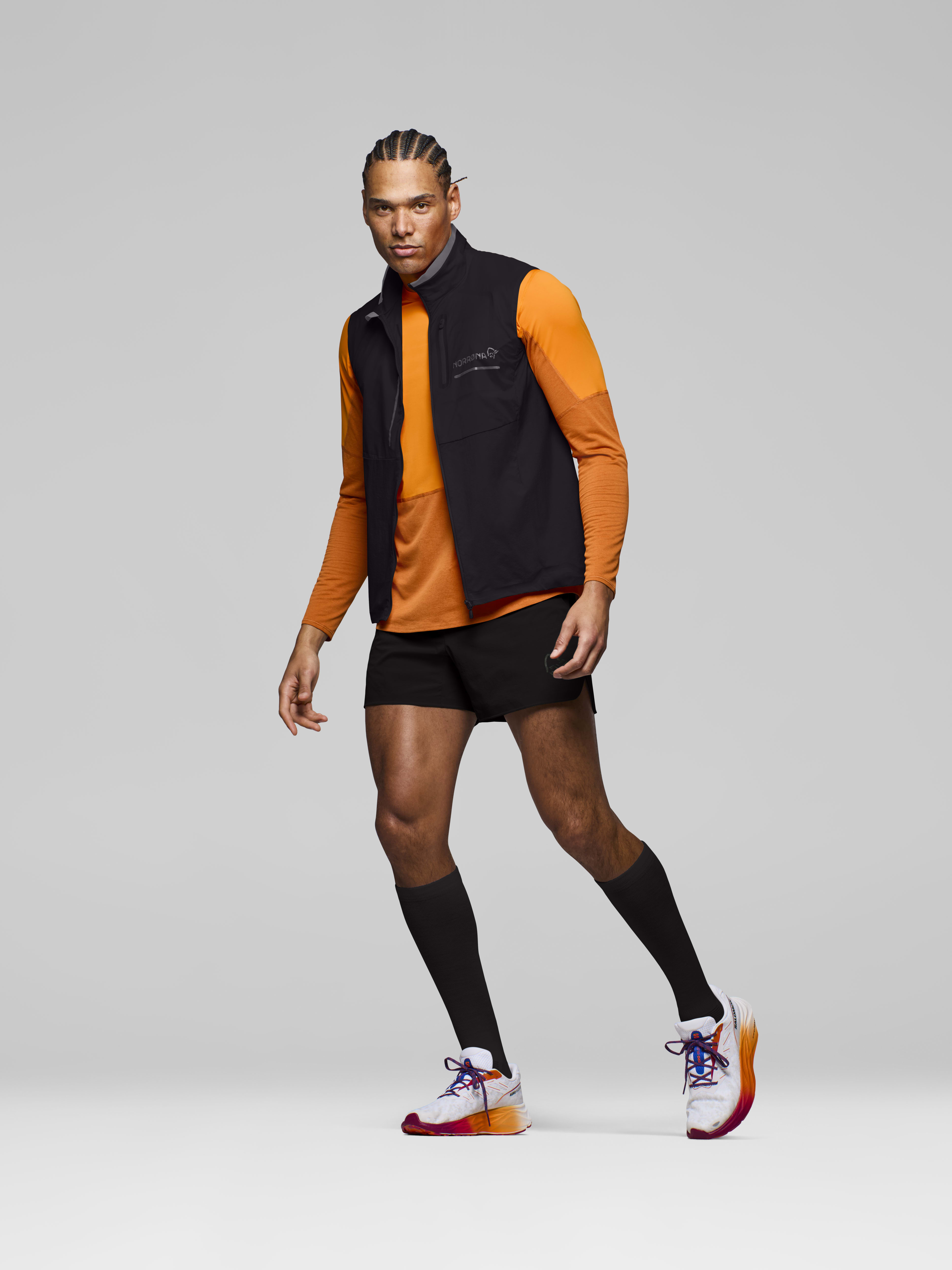 Male Look side image of senja aero90 Vest Caviar Black