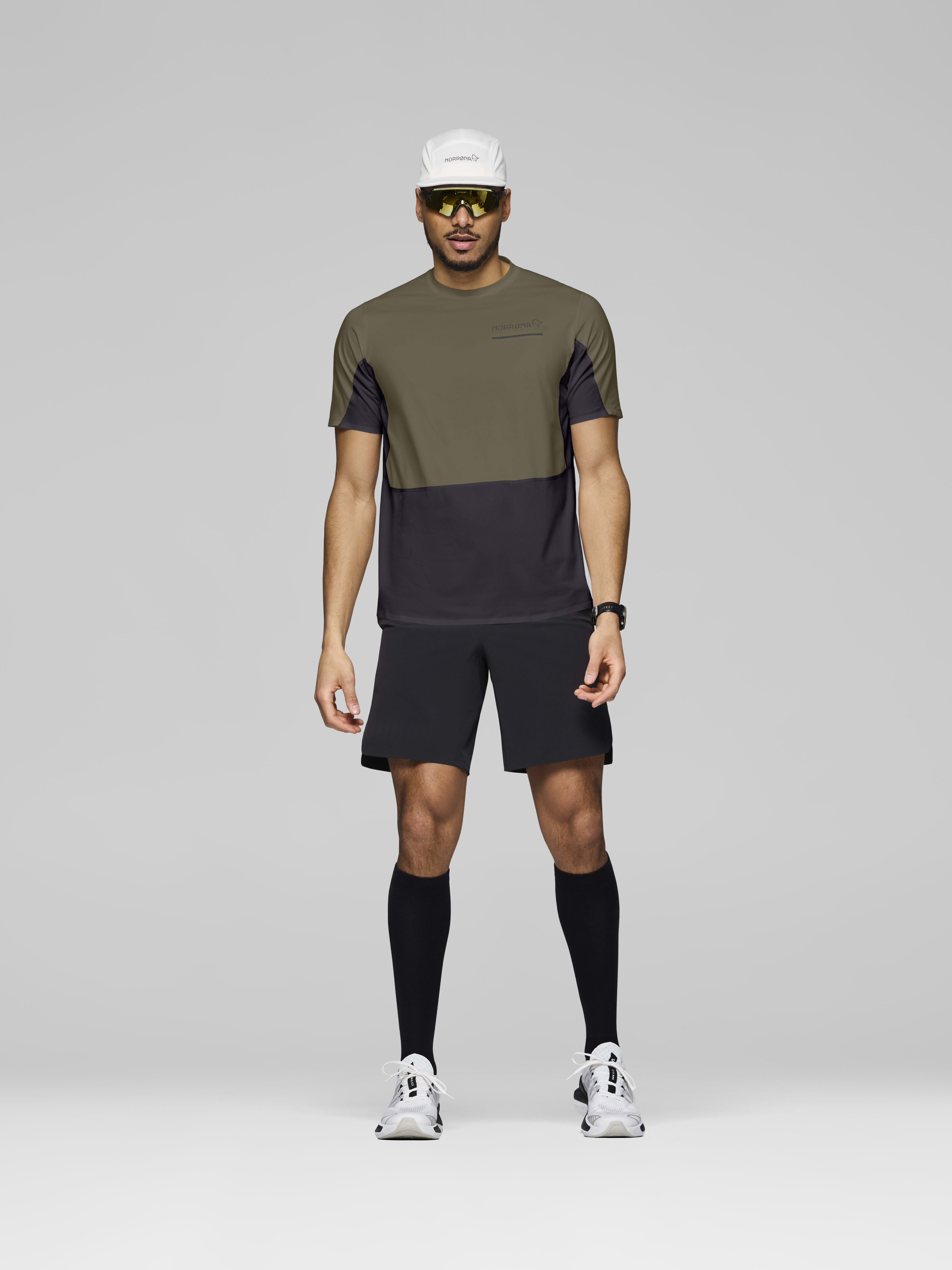 Male Look front image of senja equaliser lightweight T-shirt Olive Night