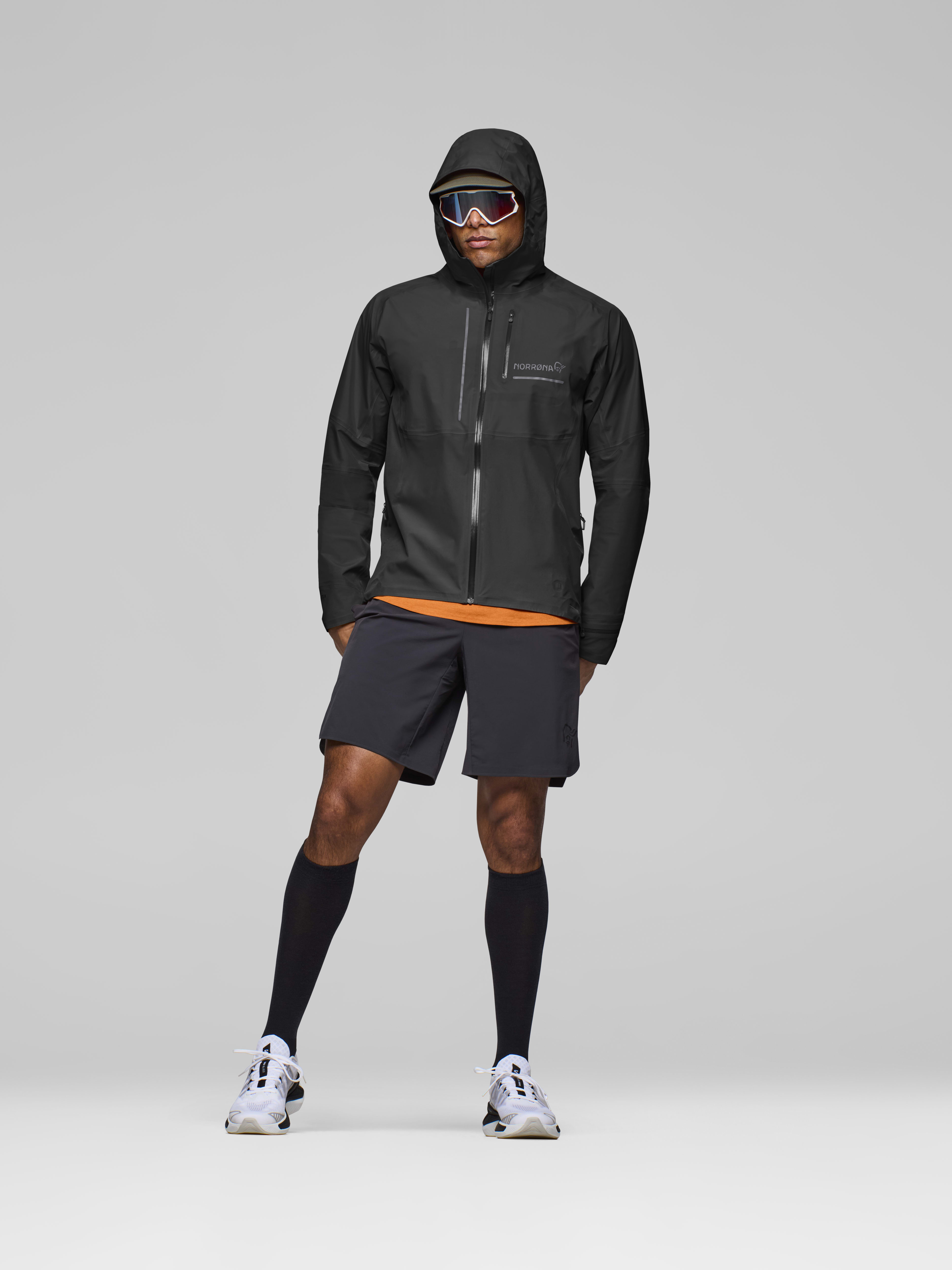 Male Look front image of senja Gore-Tex Jacket Caviar Black