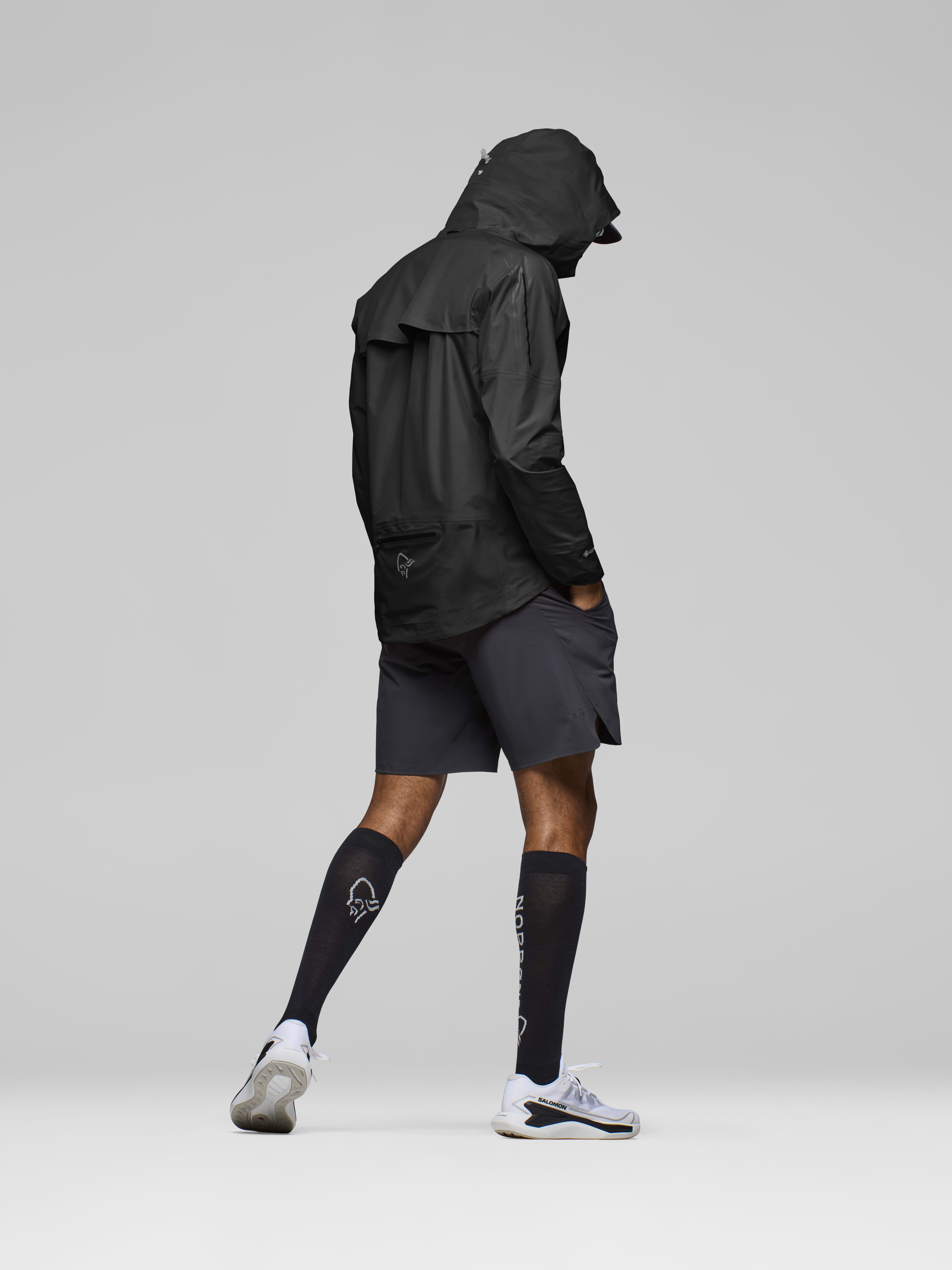Male Look side image of senja Gore-Tex Jacket Caviar Black