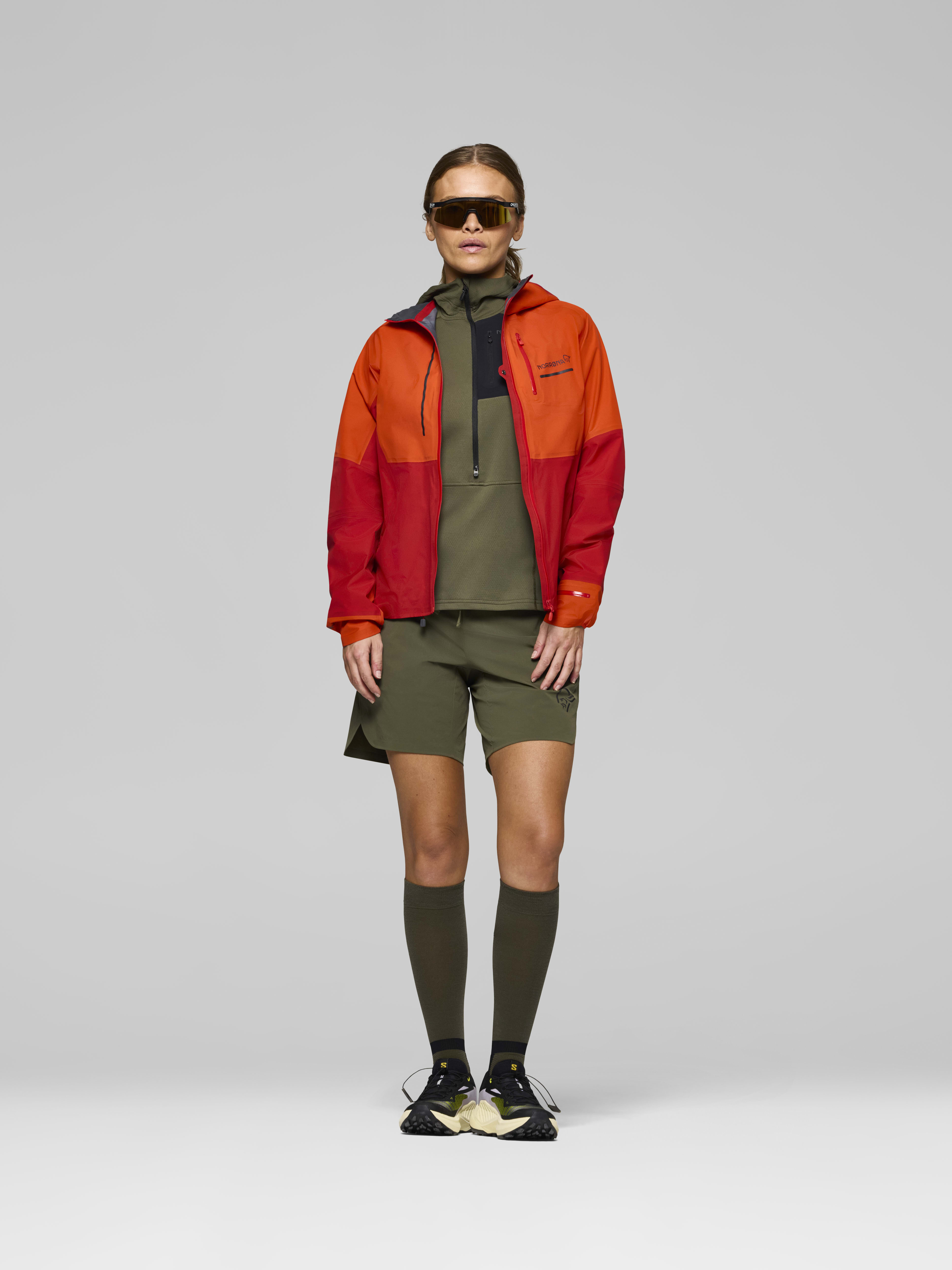 Female Look opening image of senja Gore-Tex Jacket Arednalin