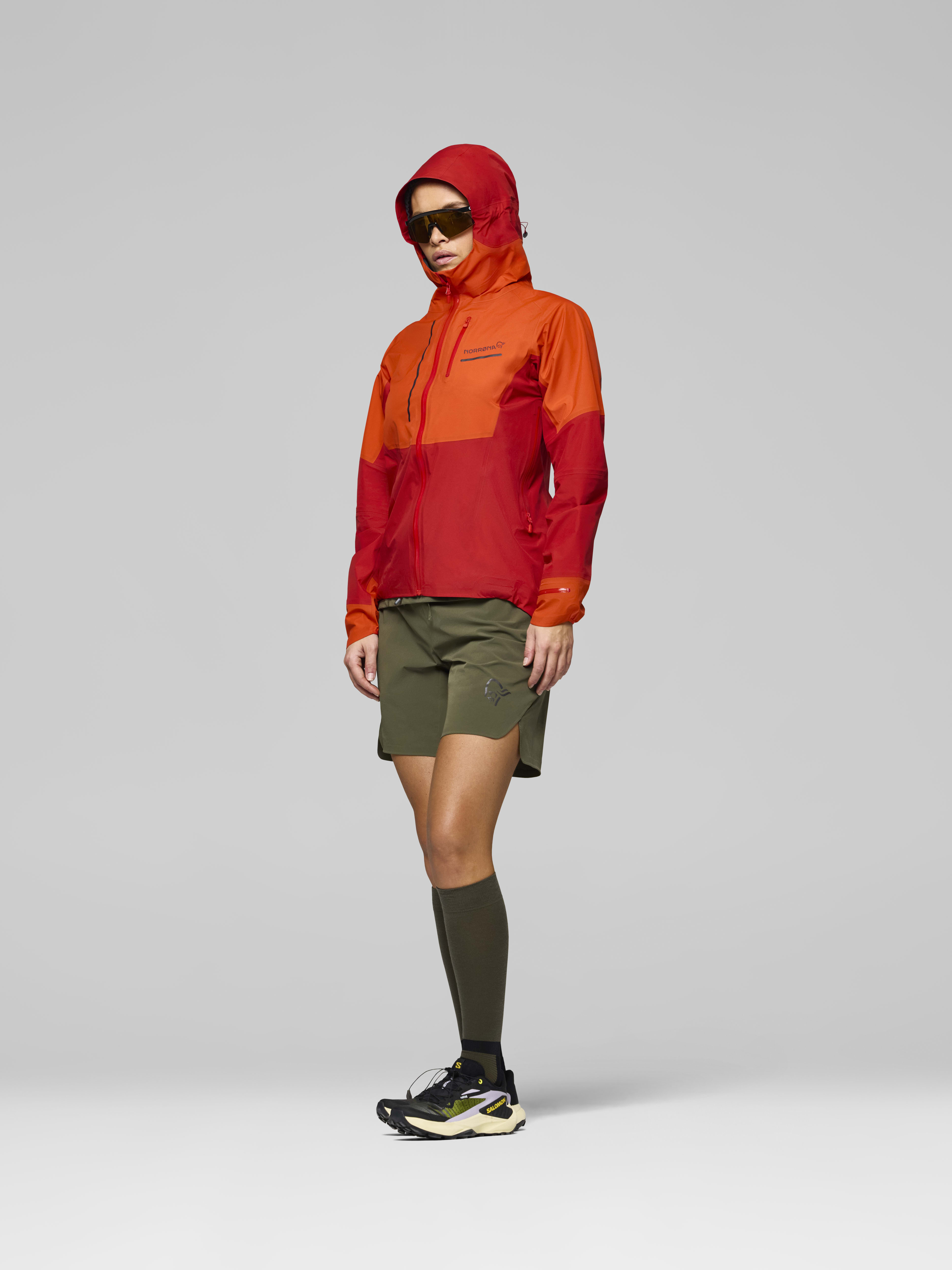 Female Look side image of senja Gore-Tex Jacket Arednalin