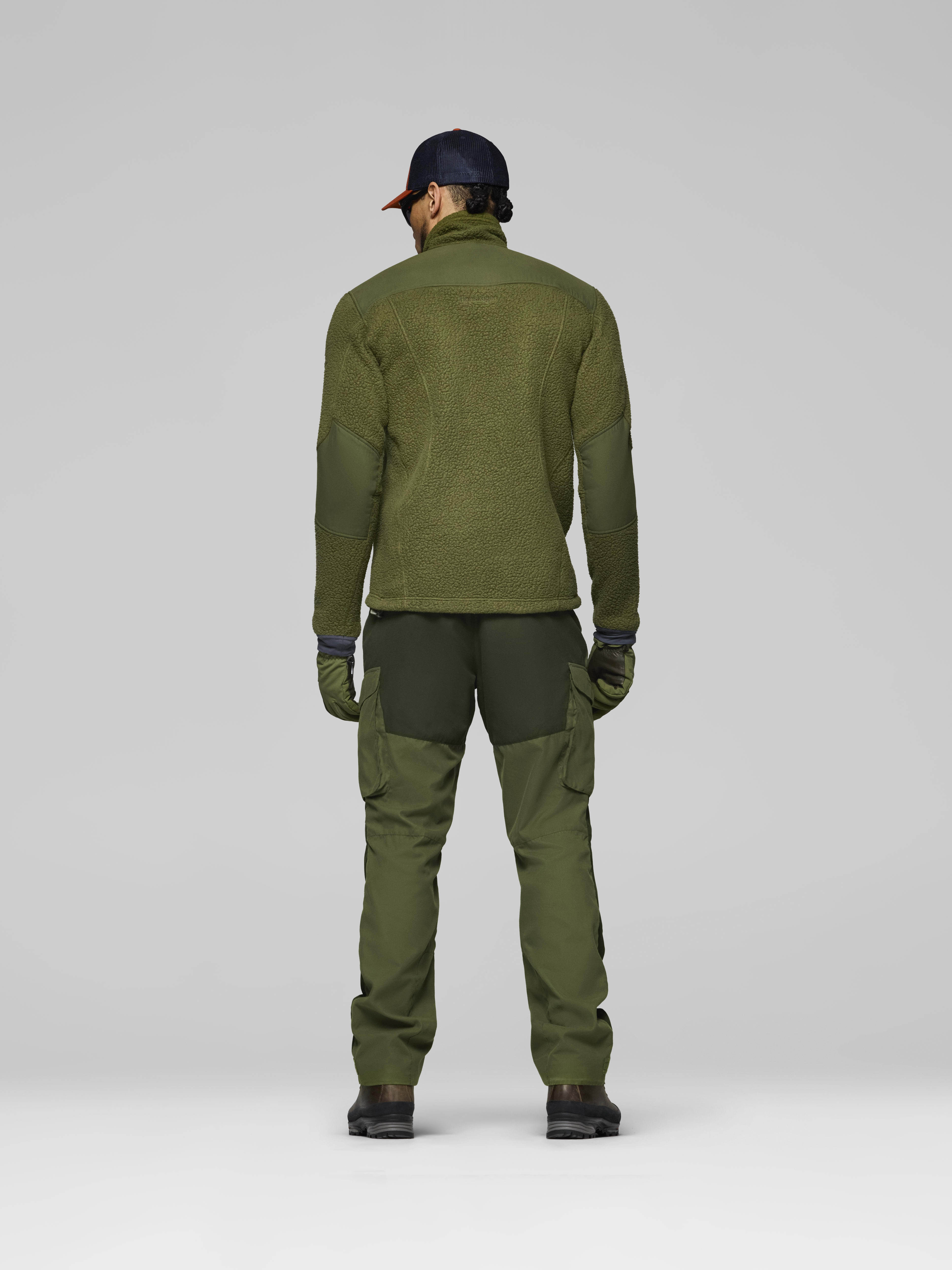 Female Look back image of finnskogen warm2 Jacket Light Green