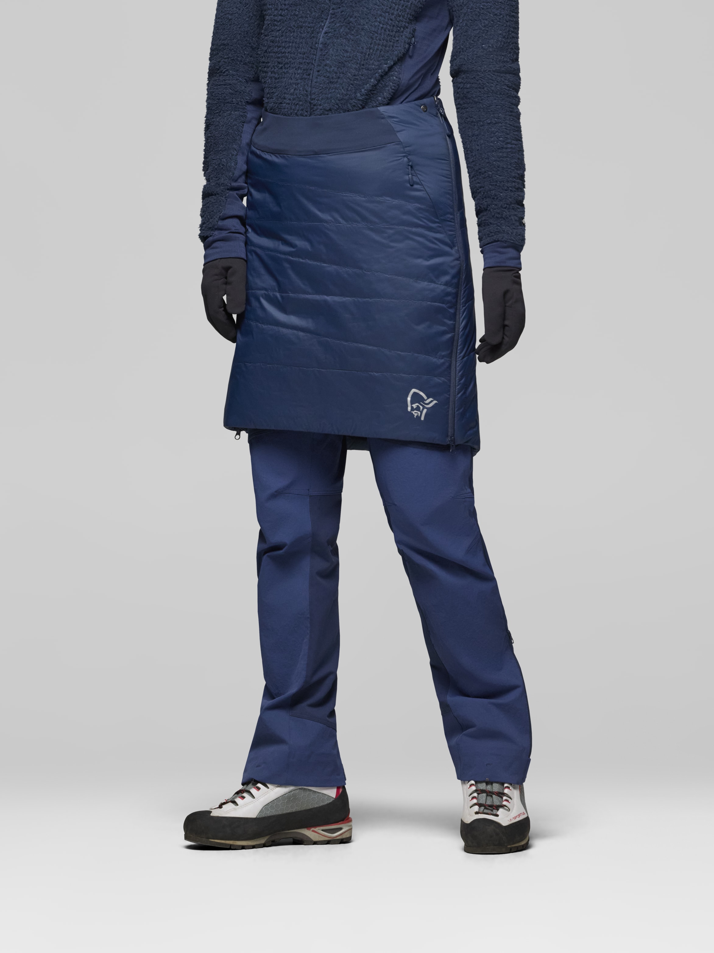 Female Look image of falketind thermo80 Skirt Indigo Night