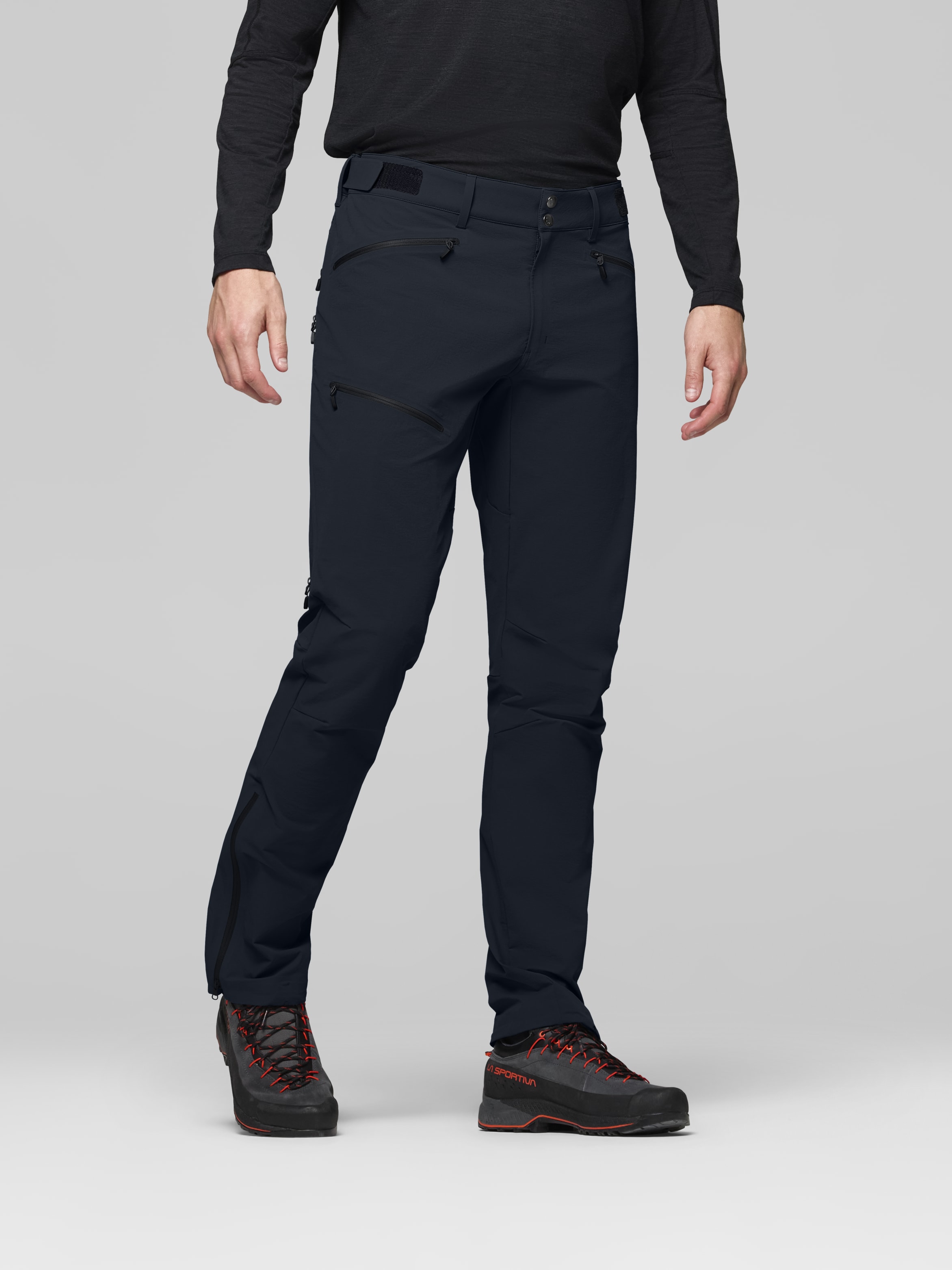 Male Look image of falketind flex1 short Pants Caviar Black
