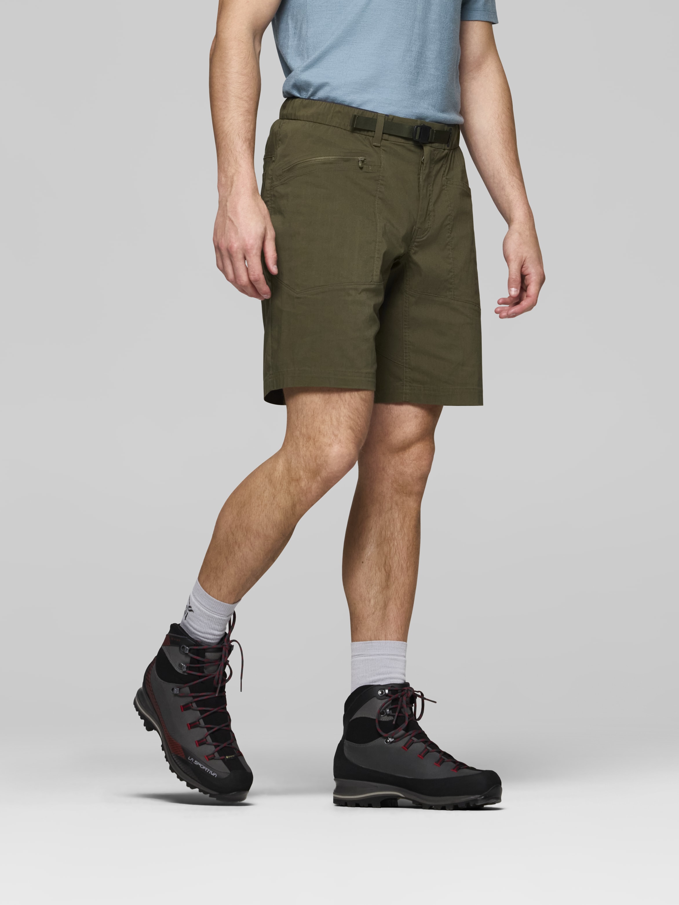 Male Look image of femund mid cotton Shorts Olive Night