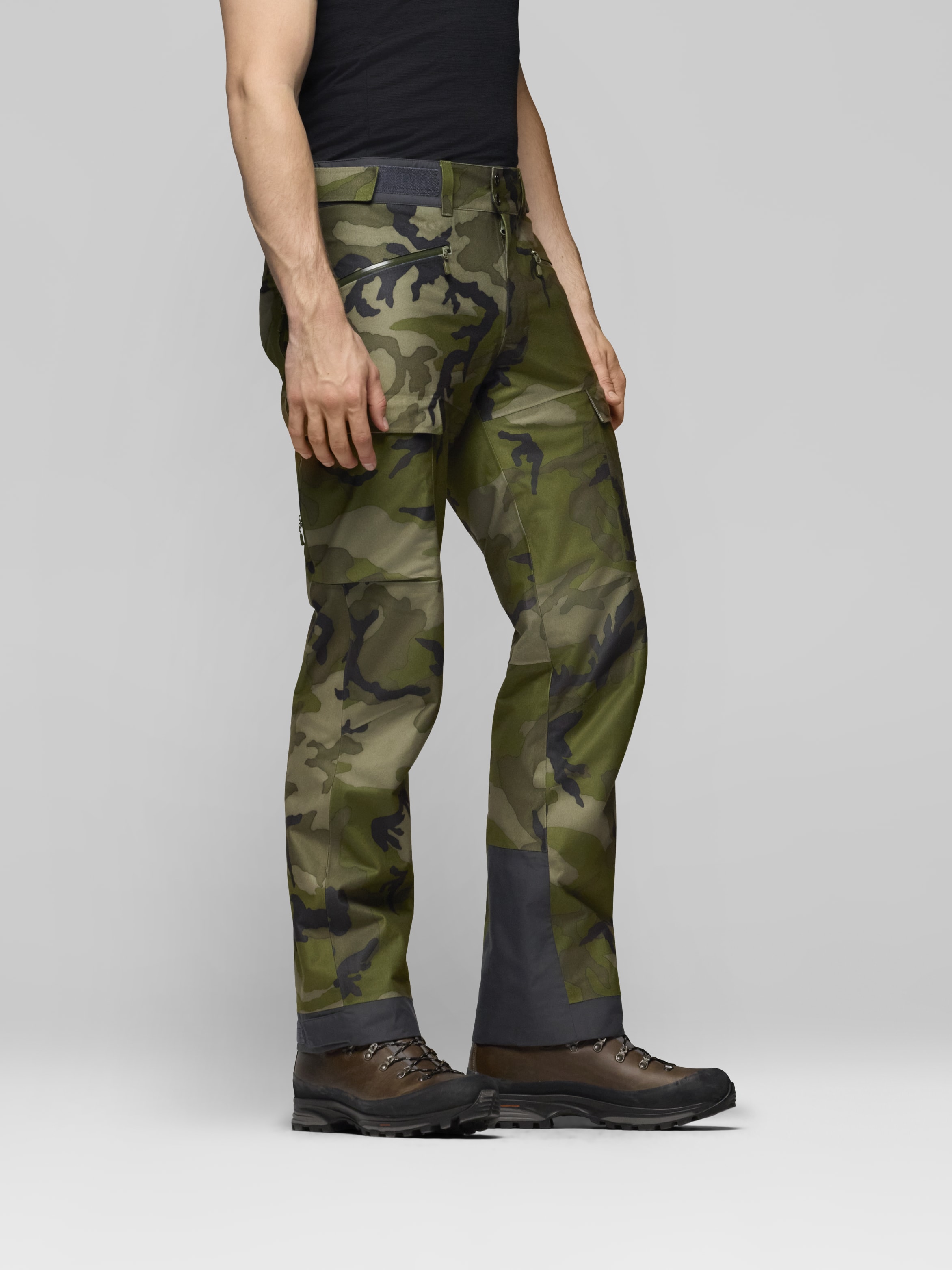 Male Look image of kvinnherad Gore-Tex Pants Green Camo