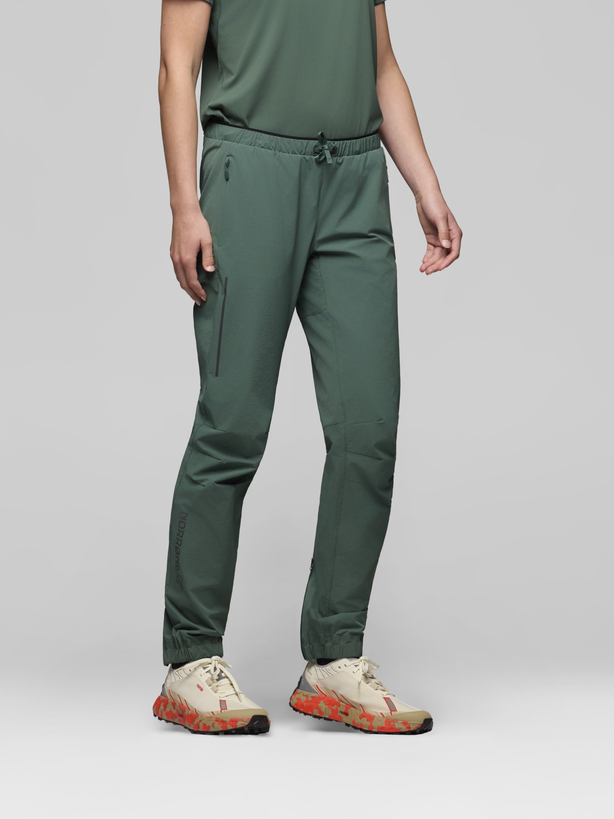 Female Look image of senja flex1 Pants Jungle Green