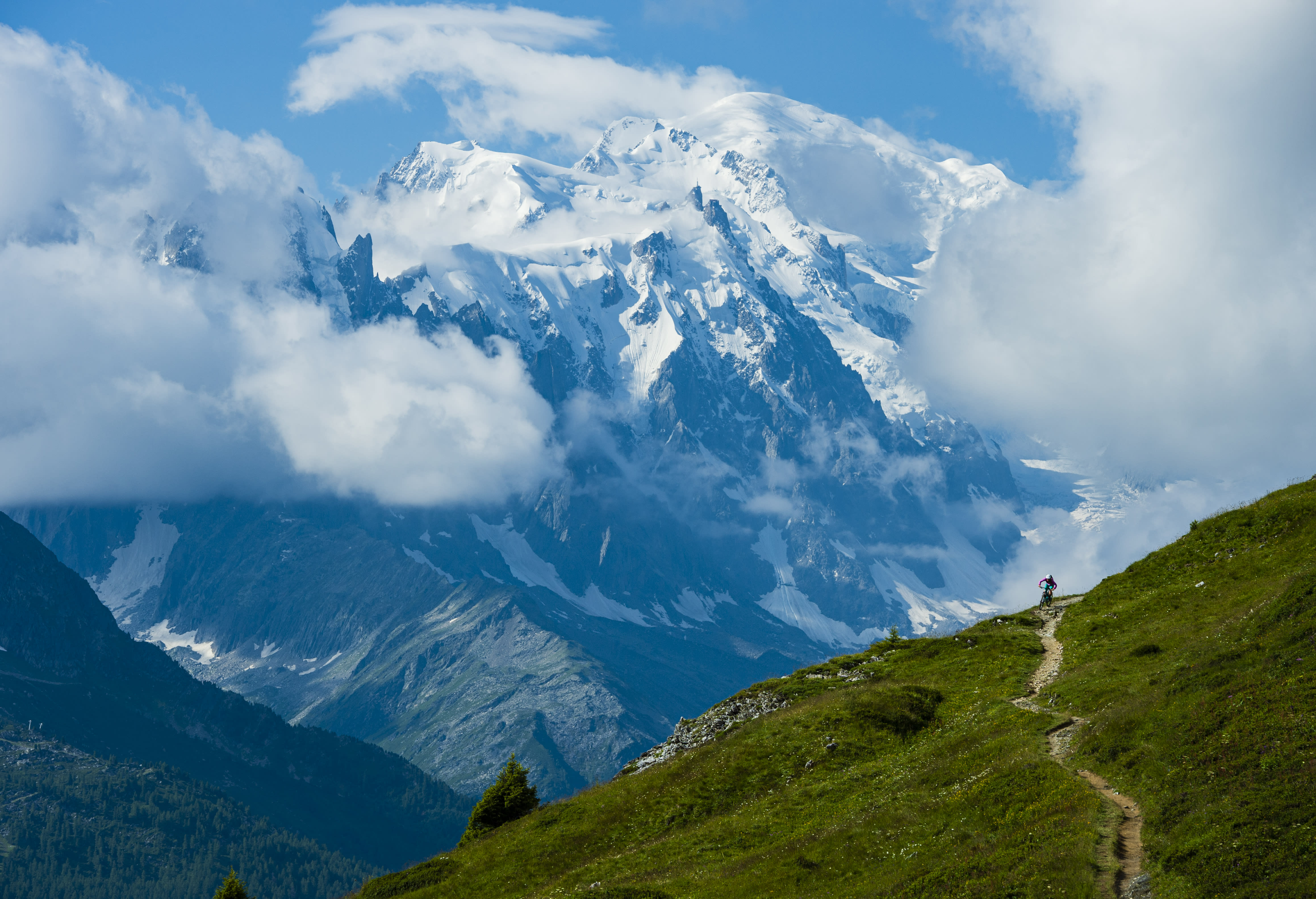 Elle Cochrane riding in Le Tour, Chamonix, France.