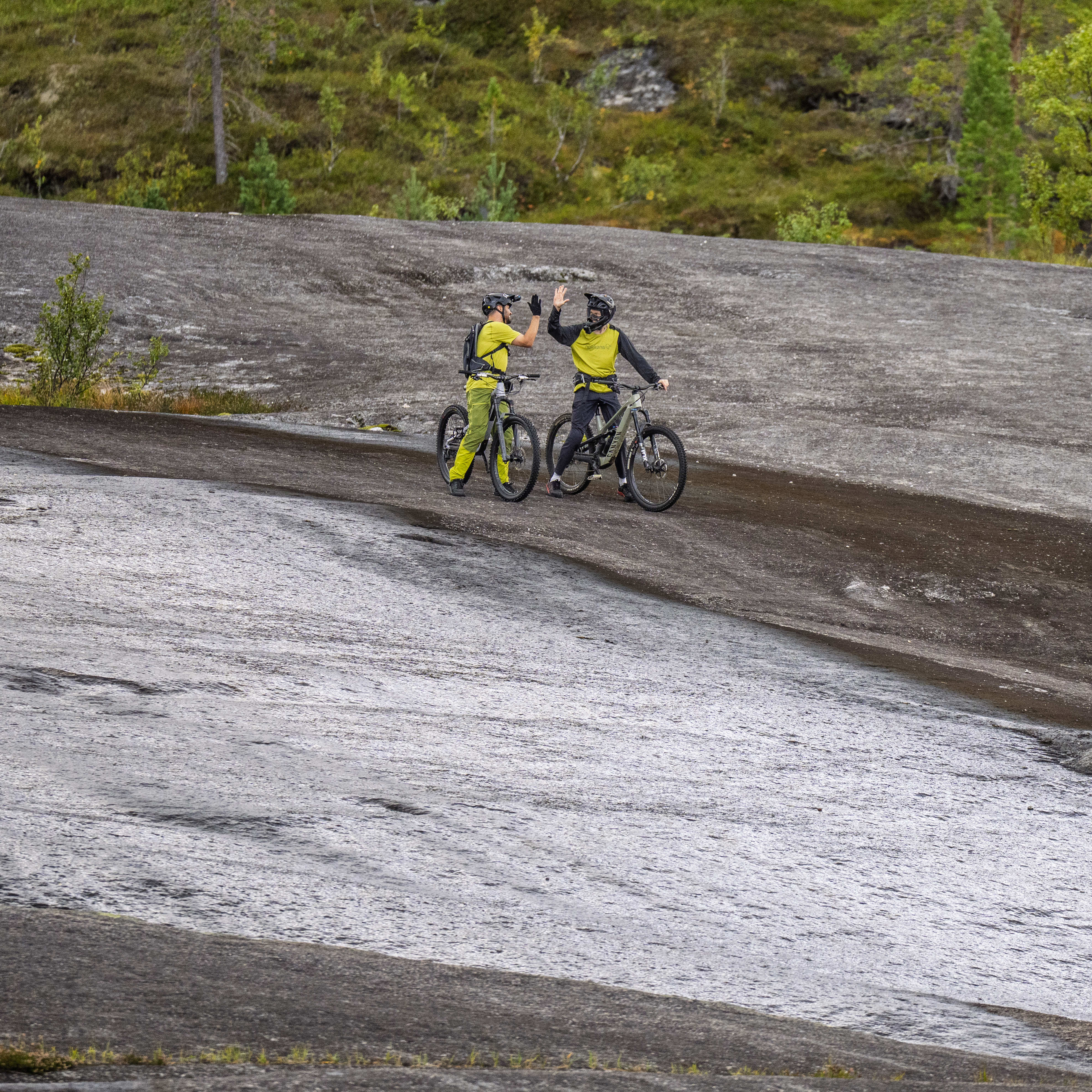 Antoni Villoni Birk Gunnar Selquist 2232-25 5563 fjørå equaliser lightweight Long Sleeve M's Golden Lime/Caviar Black