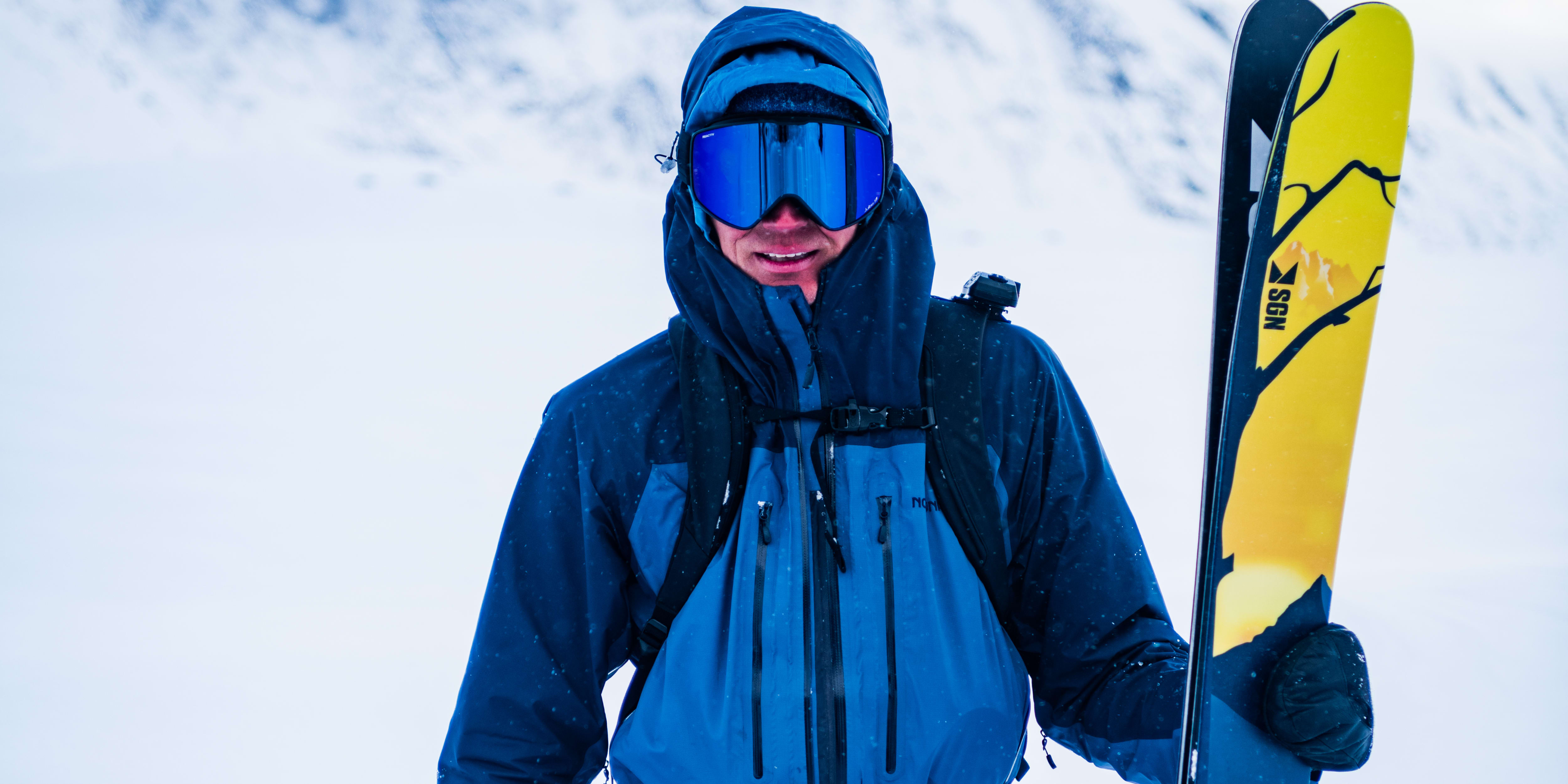 Asbjørn Eggebø Næss ski touring in Måndalen, Romsdal, Norway. lyngen Gore-Tex User rights 22.05.2019 - 3 years