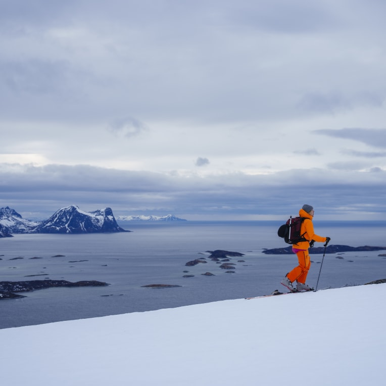 NORRONA lofoten ノローナ ロフォテン 上下 レディースXS NORRONA lofoten ノローナ ロフォテン 上下 レディースXS