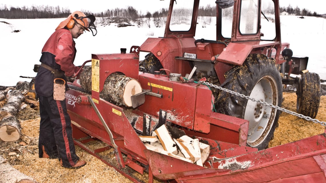 Vedproduksjonen gir viktige arbeidsplasser i distriktene