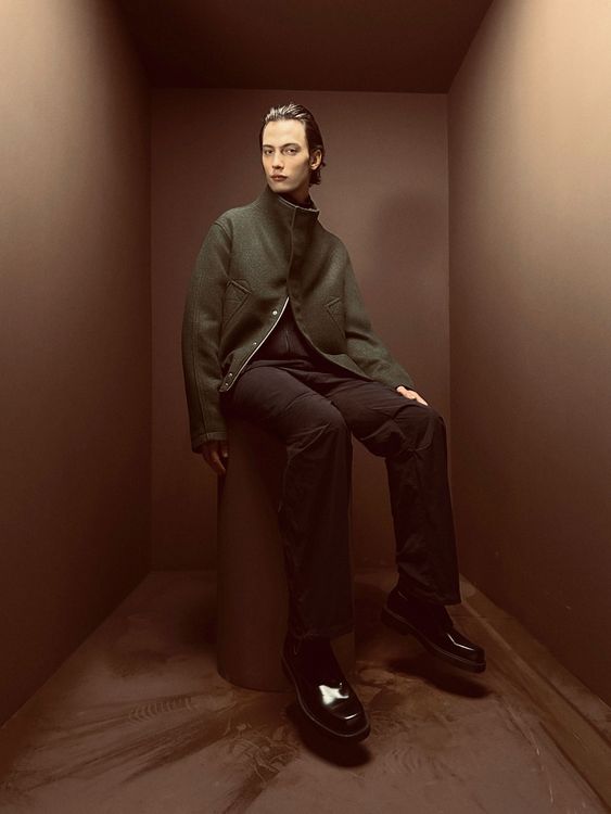 (限定品・美品)ZARA MAN BERNIE EDITION Mサイズ 限定品・美品)ZARA MAN BERNIE EDITION Mサイズ - トップスブランド