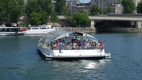 Batobus shuttle hop on hop off boat Paris