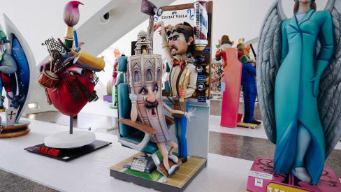 Local references expressed in Ninots - Fallas Valencia