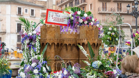 Flower offering - Falla Serrans.