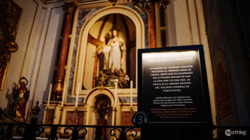 Cartel informativo en la iglesia de San Nicolás