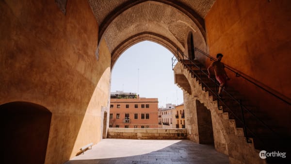 Interno gotico delle Torres de Quart a Valencia