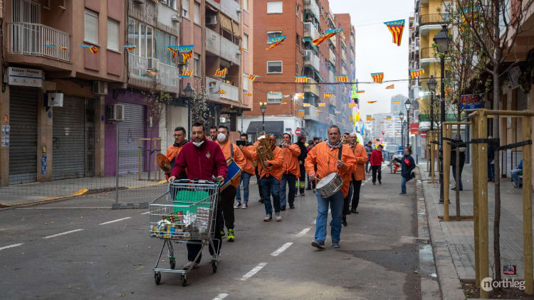 Despertá on the streets of Valencia during Fallas