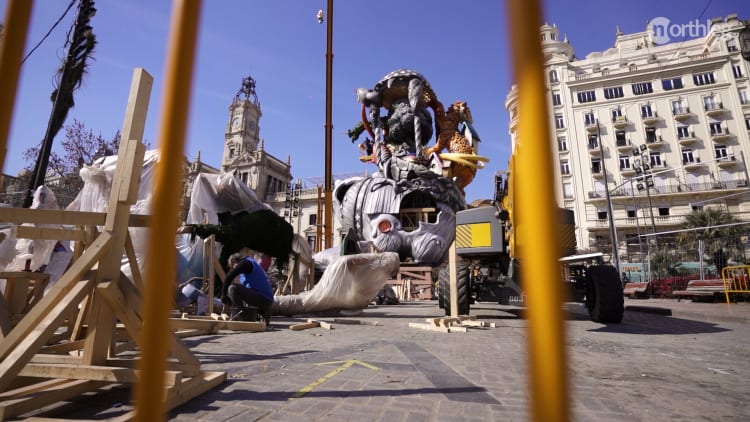 Plantá of Falla de Ayuntamiento - Fallas Valencia
