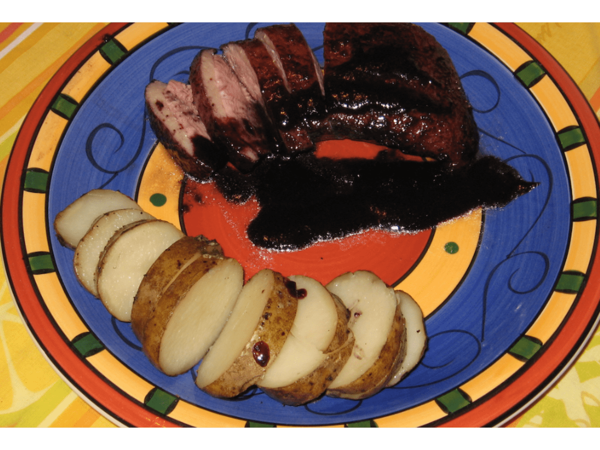 Magret de canard laqué à l’érable et aux bleuets - Image 1