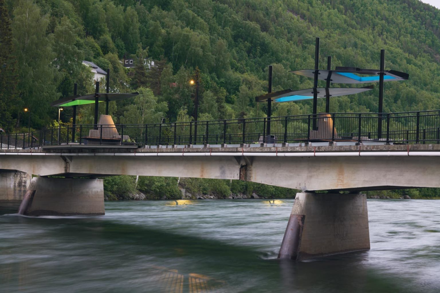 Jan Christensen og Marius Dahl, Båret av vinden, ført av strømmen