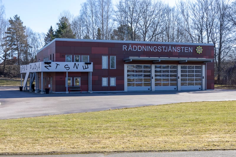 Nattens händelser i Örebro län: singelolycka och uthus utbrunnet