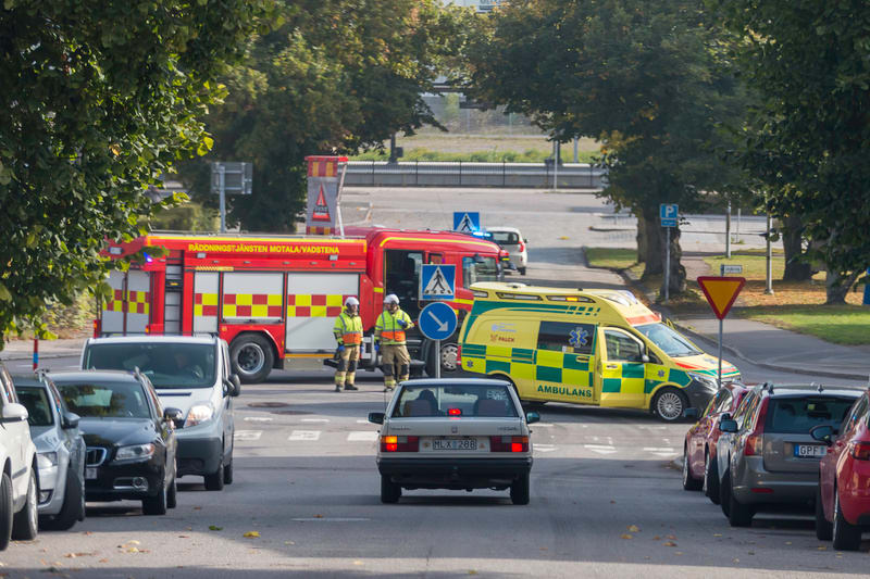 Brand i flerfamiljshus i Mönsterås – en person förd till sjukhus