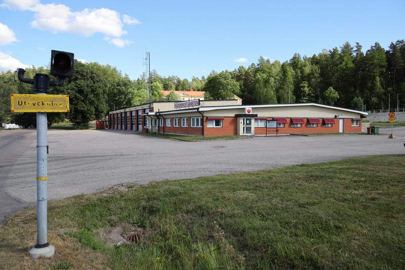 Brand i radhus i Sjukhusgärdet – område avspärrat i Arboga