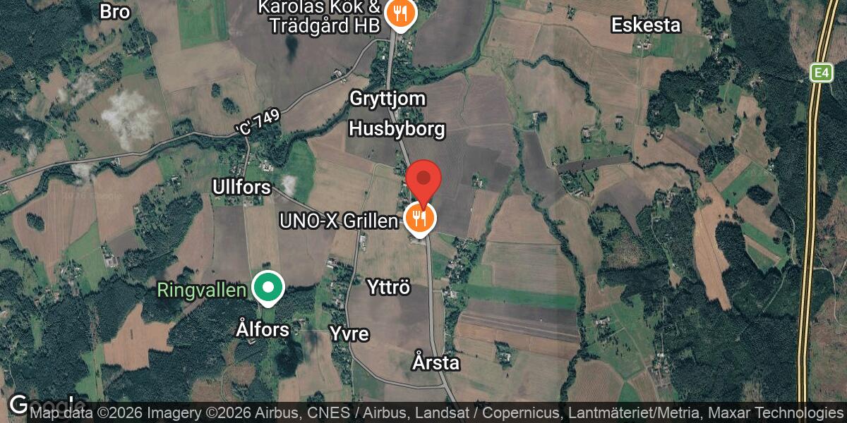 Större grenar på vägbanan på väg 600 mellan Yttrö och Gryttjom