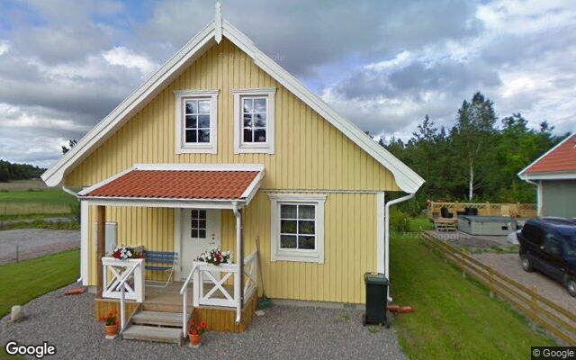 Villa på Bildhuggarvägen 1 i Södertälje såld för 2 450 000kr