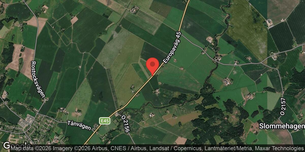 Olycka mellan lastbil och personbil på E45 mellan Brålanda kyrka och Vena