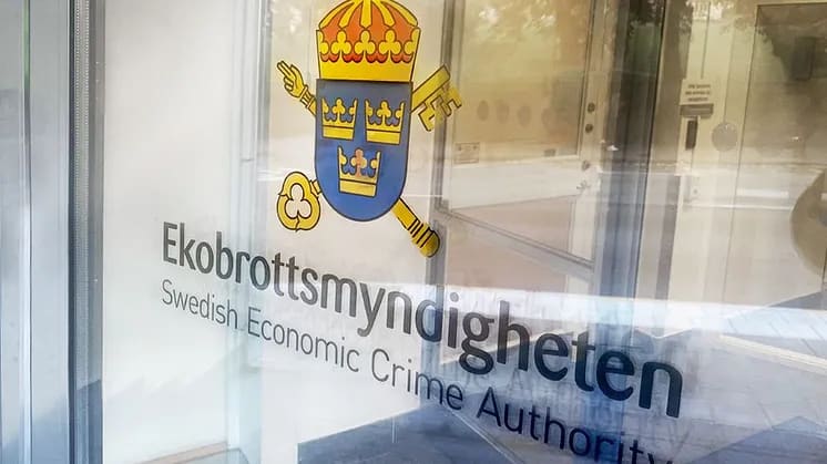 Sex åtalas i Stockholm efter misstänkt mångmiljonhärva – brister i bokföring på över 115 miljoner