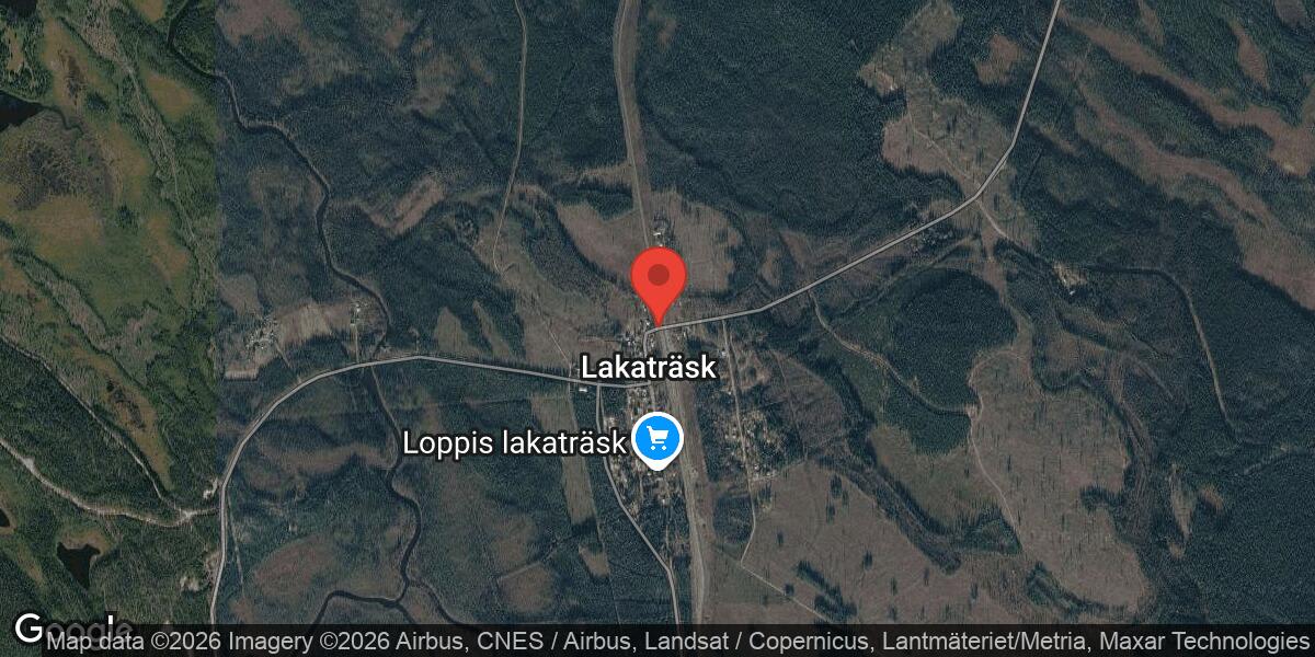 Bommar nere vid järnvägsövergång på väg 813 mellan Lakaträsk och Lillåfors