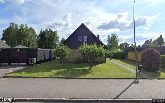 Villa på Gartzvägen 7 i Kumla såld för 2 700 000kr