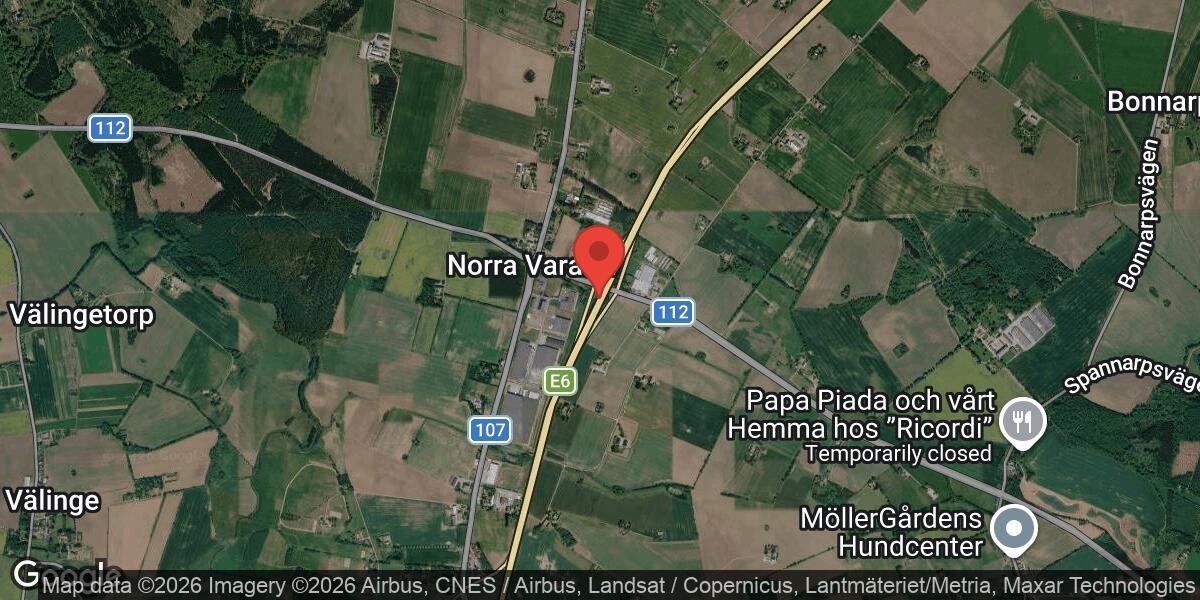 Brand i fordon på E6 vid trafikplats N Varalöv