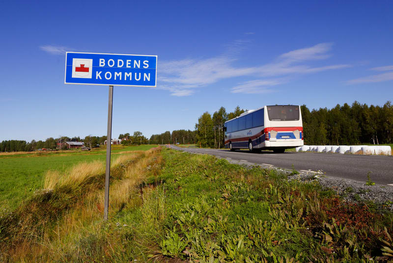 Violetta tar bussen - Urpremiär!