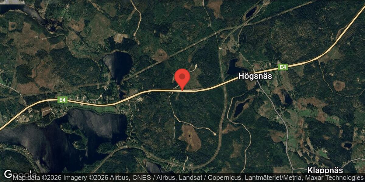 Lastbilshaveri orsakar begränsad framkomlighet på E4 i Högsnäsbacken