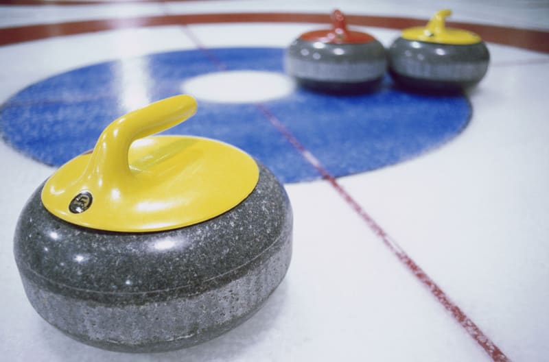 Så fungerar curling – historien, reglerna och OS-spelet
