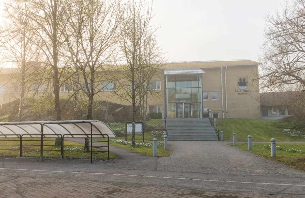 Misshandel och inbrott under natten i Västra Götalands län
