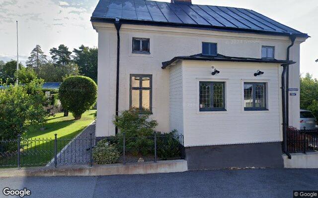 Villa på Lövlundsgatan 18 i Södertälje såld för 4 200 000kr