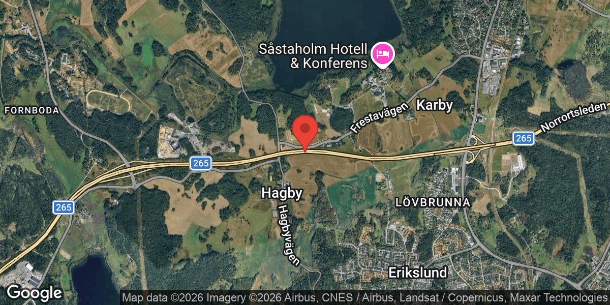 Brand i fordon på väg 265 mellan Hagbylund och Täby Kyrkby