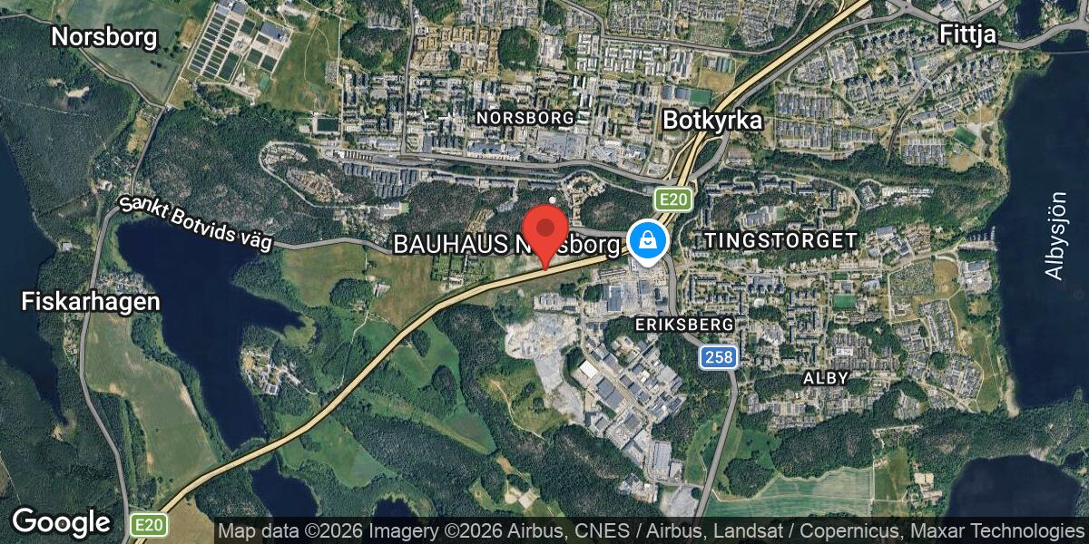 Föremål på vägen vid Trafikplats Hallunda påverkar trafiken mot Södertälje