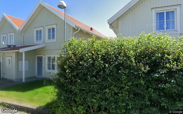 Parhus på Mellanbergsvägen 7 i Tjörn sålt för 4 675 000kr