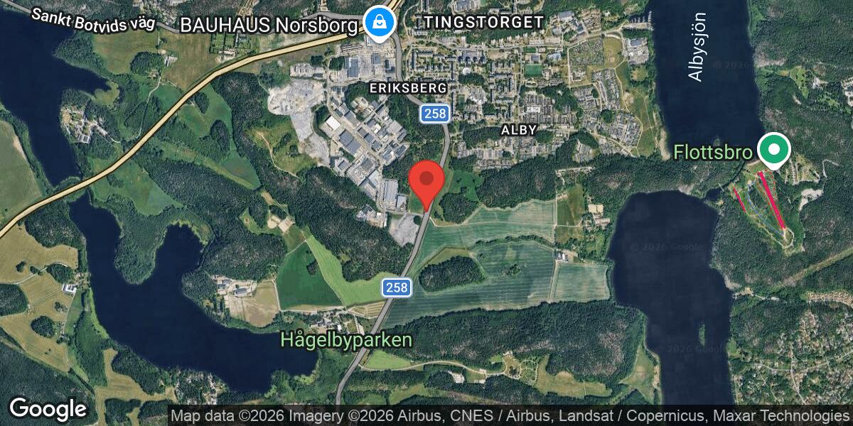Olycka med flera fordon på Väg 258 i riktning mot Hallunda